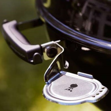 Угольный гриль Weber Master-Touch GBS E-5750, 57 см, черный