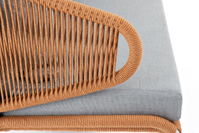 Диван 4SIS Милан 2-местный плетеный, каркас алюминий светло-серый муар, роуп оранжевый меланж, ткань светло-серая Диван 4SIS Милан 2-местный плетеный, каркас алюминий светло-серый муар, роуп оранжевый меланж, ткань светло-серая