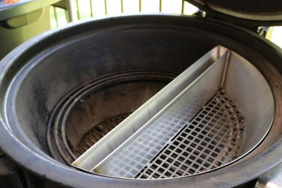 Корзина для копчения Slow ‘N Sear Low profile для грилей Weber Kamado Корзина для копчения Slow ‘N Sear Low profile для грилей Weber Kamado