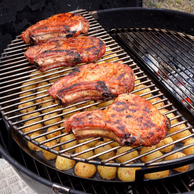 Подставка второго уровня для решетки Slow 'N Sear EasySpin для угольных грилей 57 см Подставка второго уровня для решетки Slow 'N Sear EasySpin для угольных грилей 57 см